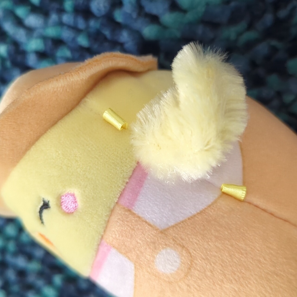 Aimee The Chick with Overalls & Hat Squishmallow 2022 Easter Edition NWOT - Picture 4 of 6
